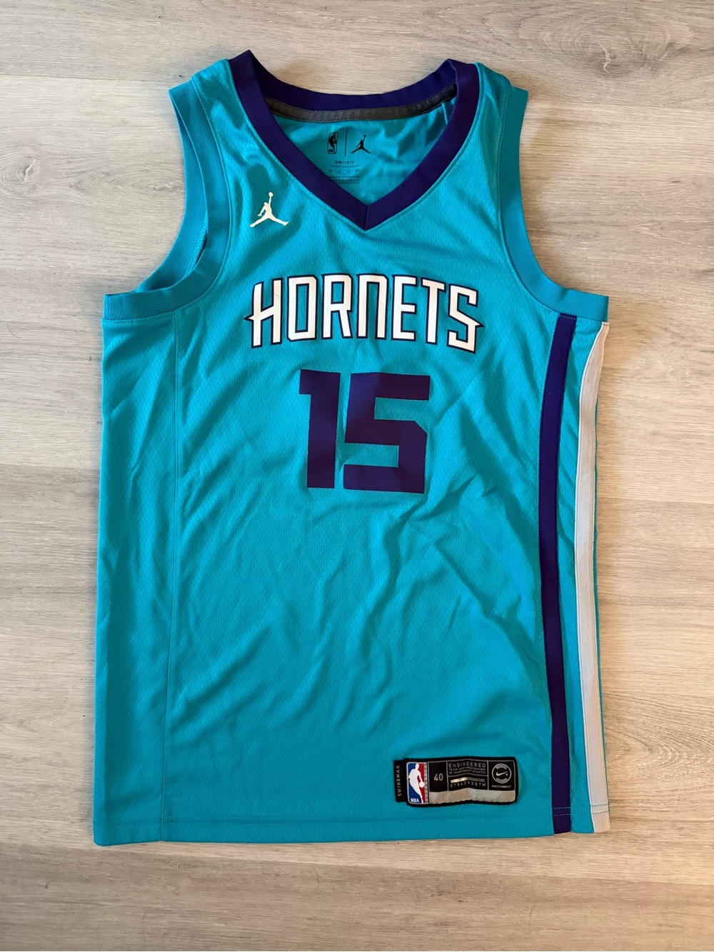 Men's Kemba Walker Charlotte Hornets Nike Jordan Icon Swingman Jersey 40 Small